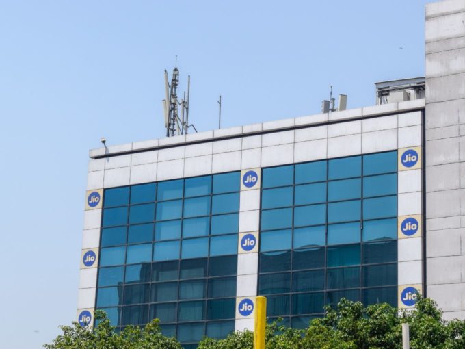 Reliance Jio Faces More Trouble As Farmers Target 1,300 4G Towers In Punjab