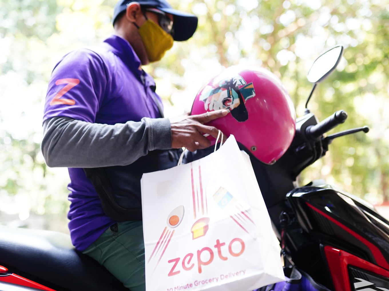 zepto delivery rider