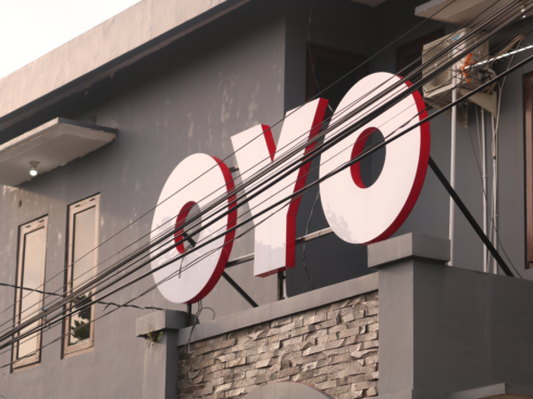 OYO Mulls Slashing IPO Size By Two-Thirds Amid Market Volatility