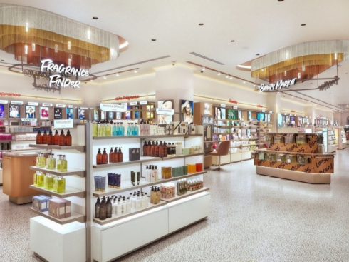 Reliance Retail Launches Beauty Ecommerce Platform Tira; Will It Kill Nykaa’s Dominance?